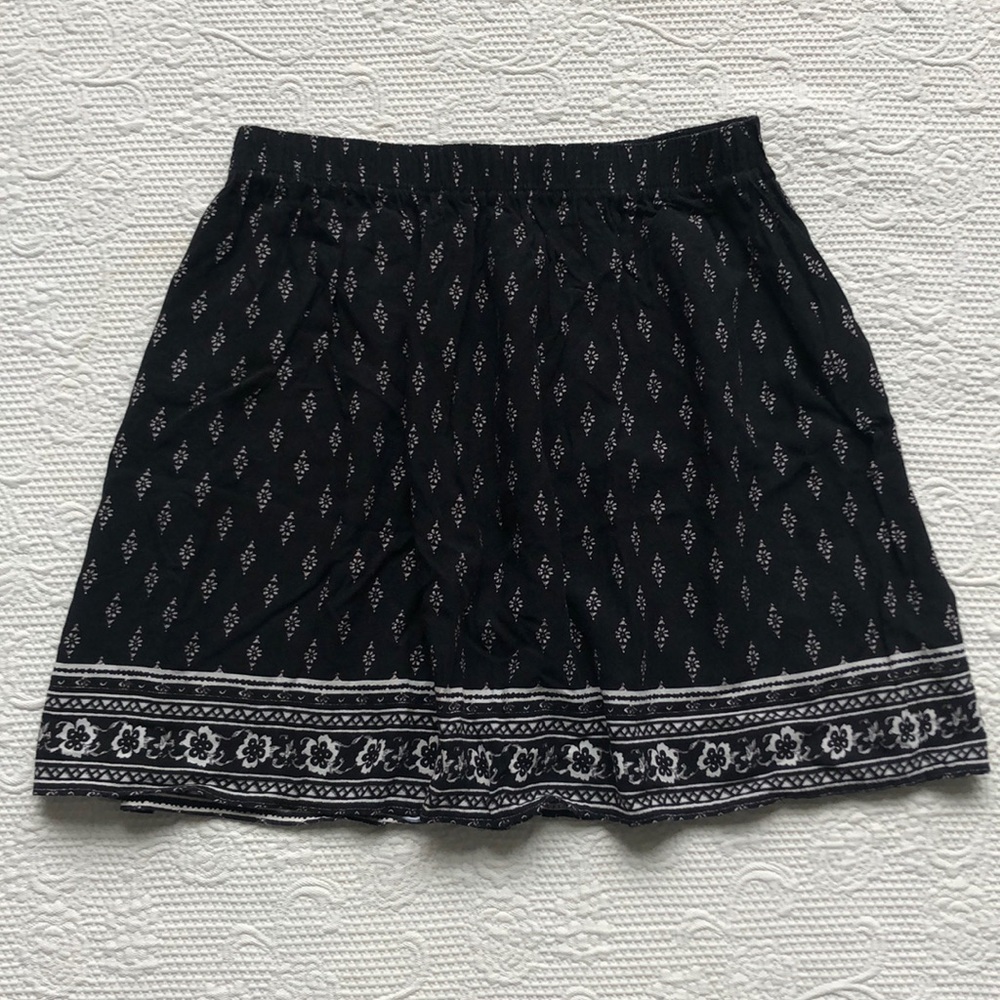 2/$12⚡️ Hollister: flowy skirt